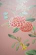 behang-vlies-behang-reliëf-bloemen-print-roze-pip-studio-floris