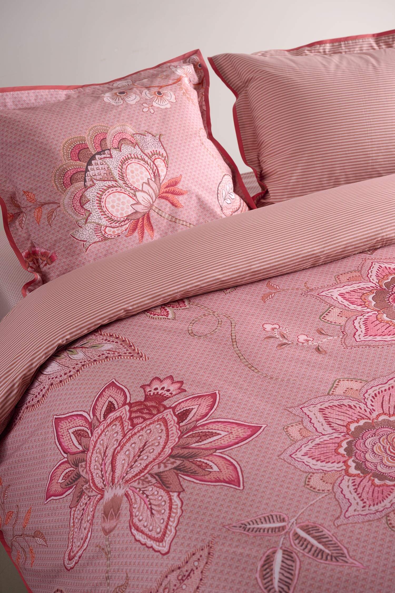 Pip Studio Kussensloop Mumbai Night Roze 60x70cm - Officiële Webshop